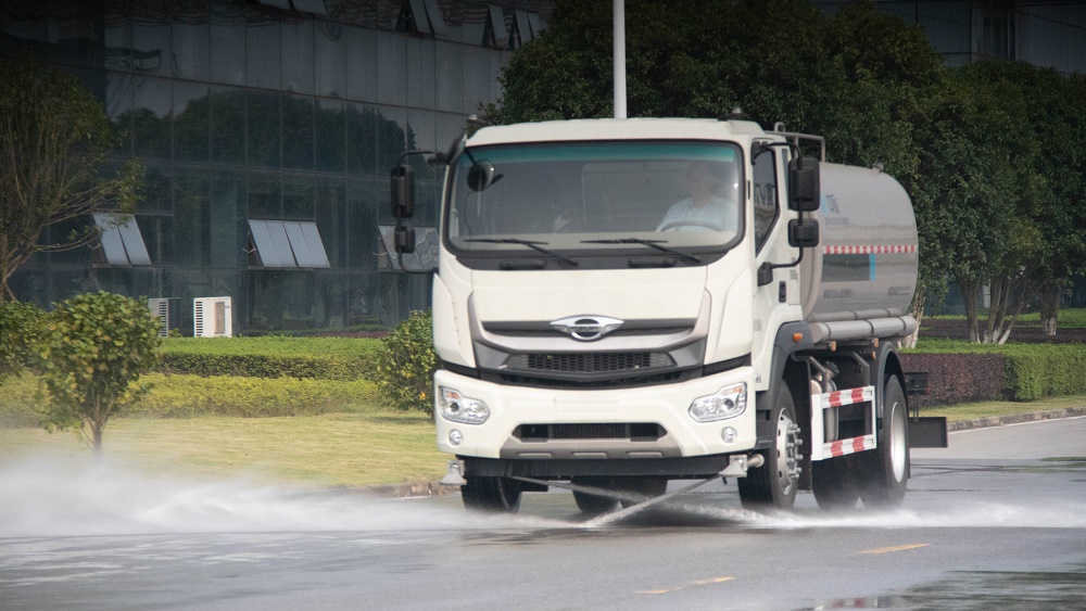 哪里有灑水車生產(chǎn)廠家?正規(guī)灑水車廠家介紹