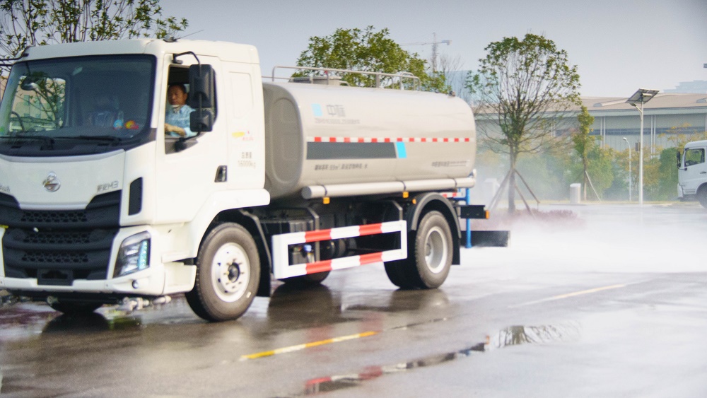 國內(nèi)灑水車價格是什么行情？